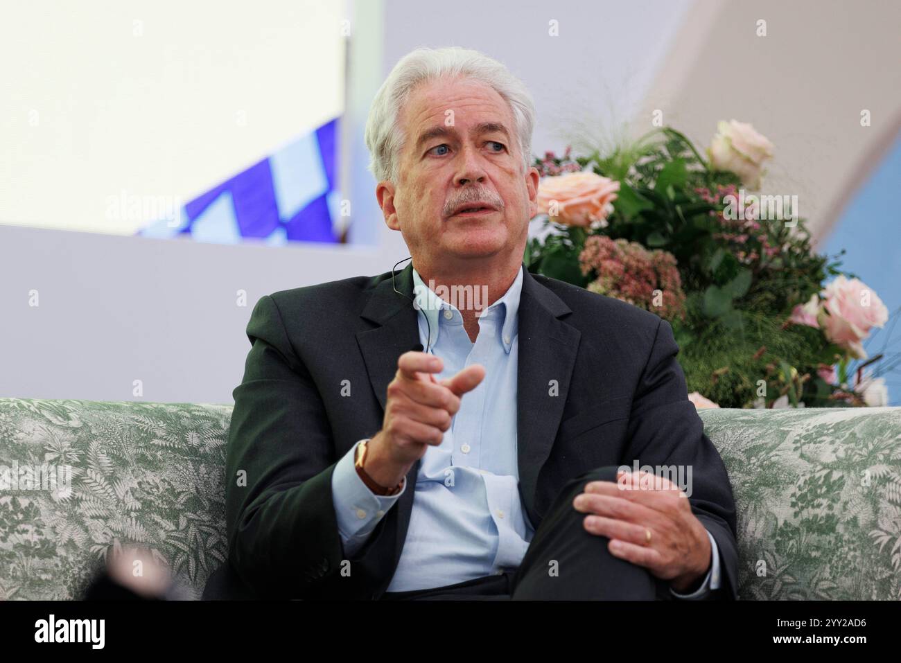 MccLi0010696 William J Burns, direttore della US Central Intelligence Agency all'FT Weekend Festival di Kenwood House, Londra, Gran Bretagna. Immagine Foto Stock