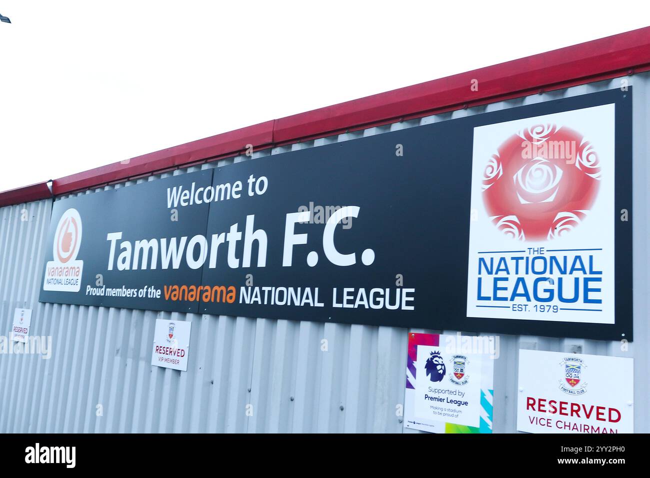 Tamworth, Regno Unito, 14 dicembre 2024. Vista generale di Outside the Lamb Ground durante la partita della National League tra Tamworth e York City. (Credito: Gus Foto Stock