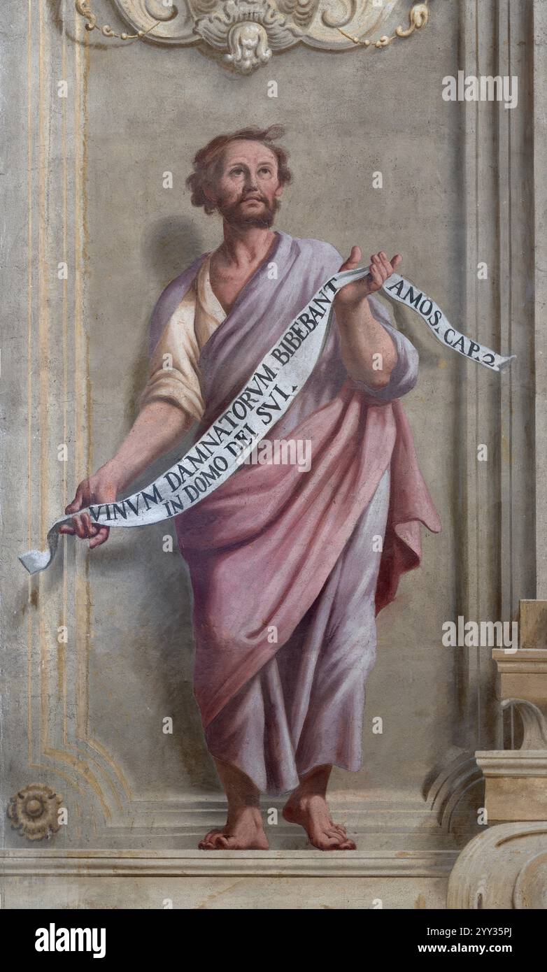 ASTI, ITALIA - 11 SETTEMBRE 2024: L'affresco del profeta Amos nella Cattedrale di Francesco fabbrica, Pietro A. Pozzi dal 18. centesimi. Foto Stock