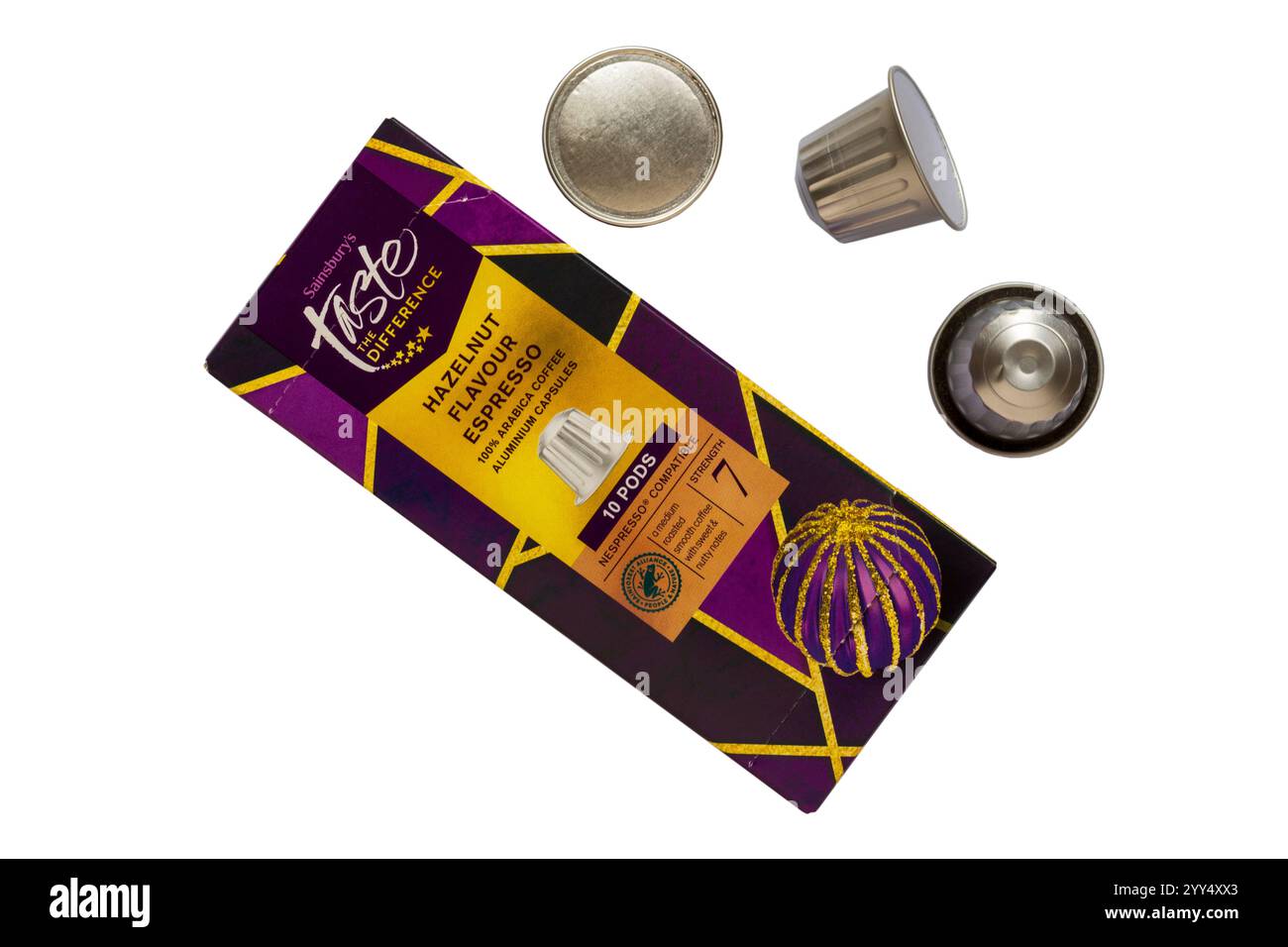 Scatola di Sainsburys Taste the Difference cialda Flavour espresso Coffee cialde in alluminio con tre cialde rimosse isolate su sfondo bianco Foto Stock