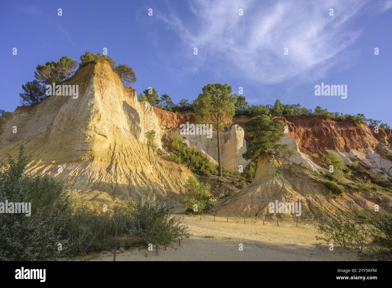 Ochre rock Colorado de Rustrel, Rustrel, Departement Vaucluse, Francia, Europa Foto Stock