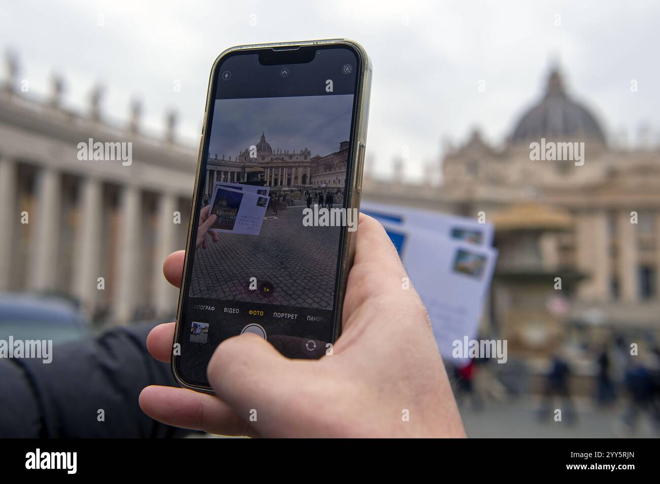 Vaticano, Vaticano. 19 dicembre 2024. **NO LIBRI** Italia, Roma, Vaticano, 2024/12/19 nuovo ufficio postale inaugurato per il Giubileo, in Piazza San Pietro, città del Vaticano . Fotografia di ALESSIA GIULIANI / Catholic Press Photo Credit: Agenzia fotografica indipendente / Alamy Live News Foto Stock