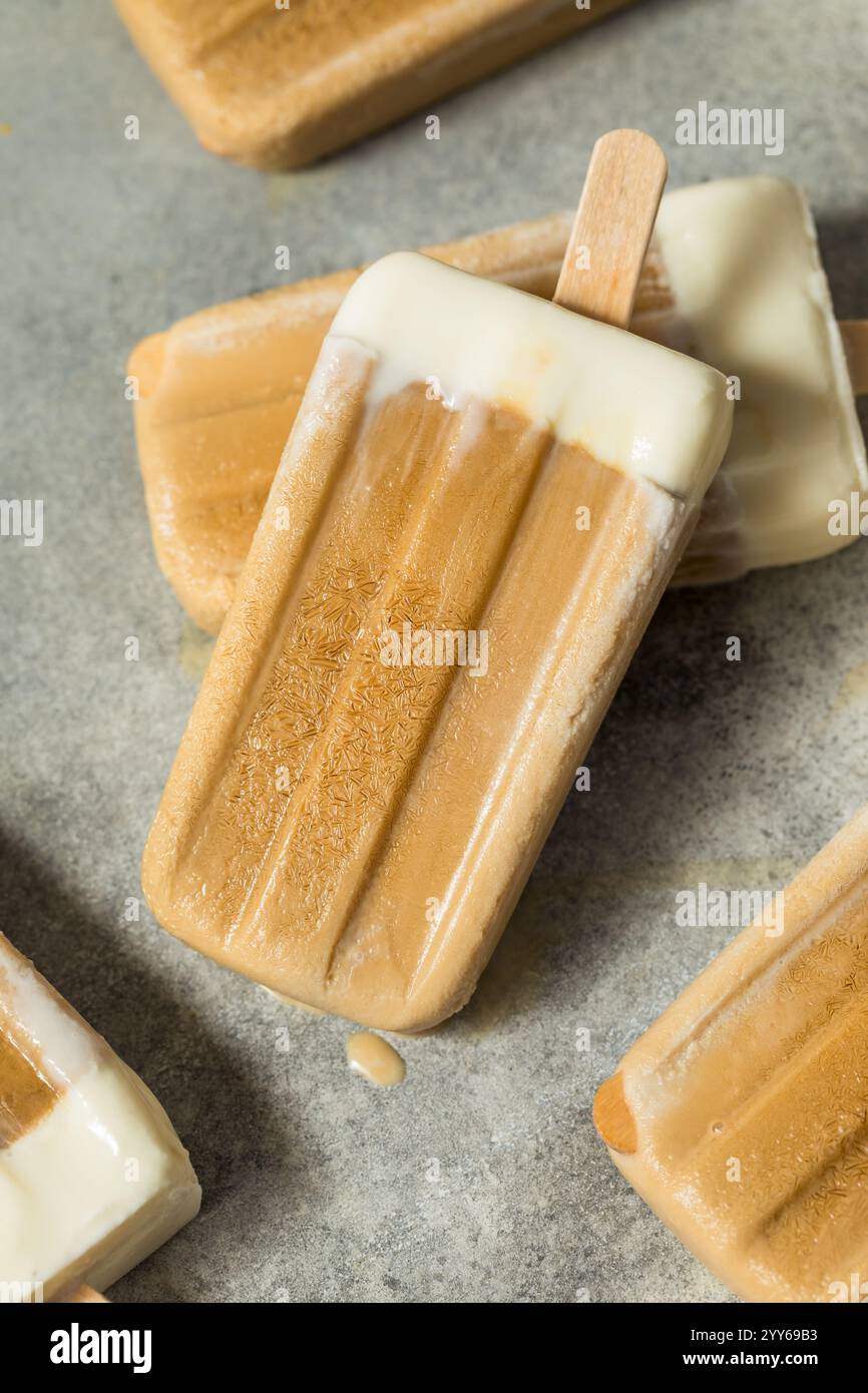 Cialde di caffè freddo tailandese con panna Foto Stock