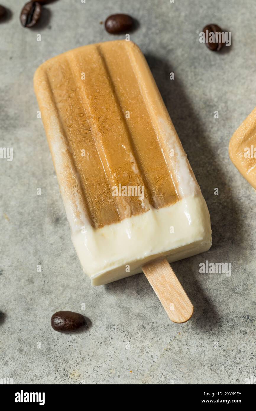 Cialde di caffè freddo tailandese con panna Foto Stock