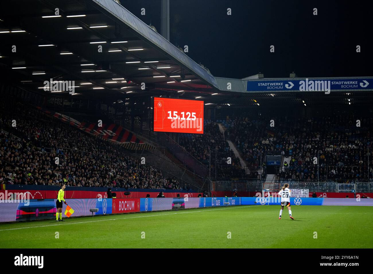 Symbolbild / Themenfoto Zuschauerzahl 15125 auf der LED Anzeigetafel, GER, Deutschland vs Italien, Frauen Fussball Nationalmannschaft, Testspiel UEFA Womens Euro 2025, Saison 2024/2025, 02.12.2024 foto: Eibner-Pressefoto/Michael Memmler Foto Stock