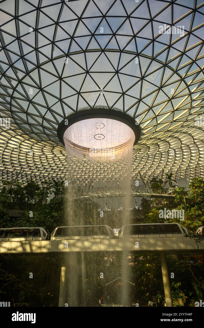 Il Jewel Rain Vortex, l'aeroporto di Changi, Singapore Foto Stock