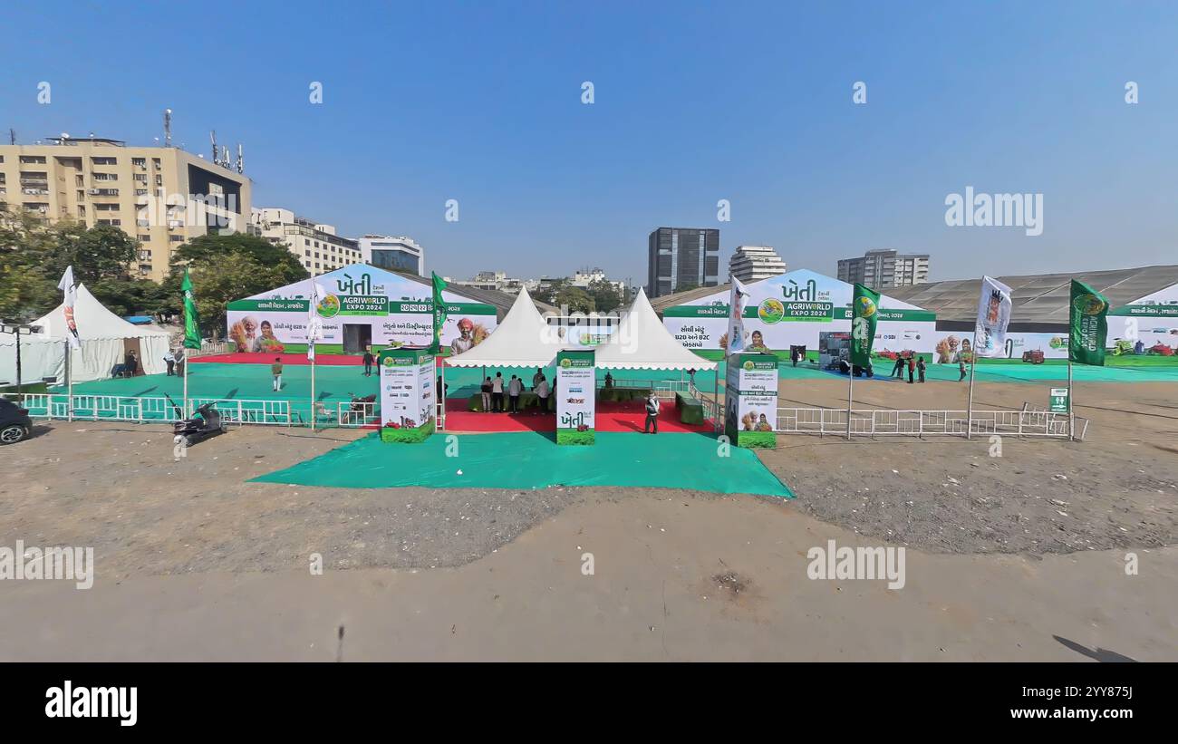 Rajkot, Gujarat, India. 20 dicembre 2024. AGRI World Expo 2024, punto d'ingresso. Crediti: Nasirkhan Davi/Alamy Live News Foto Stock