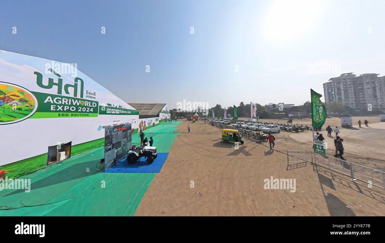 Rajkot, Gujarat, India. 20 dicembre 2024. AGRI World Expo 2024, cupola del centro. Crediti: Nasirkhan Davi/Alamy Live News Foto Stock