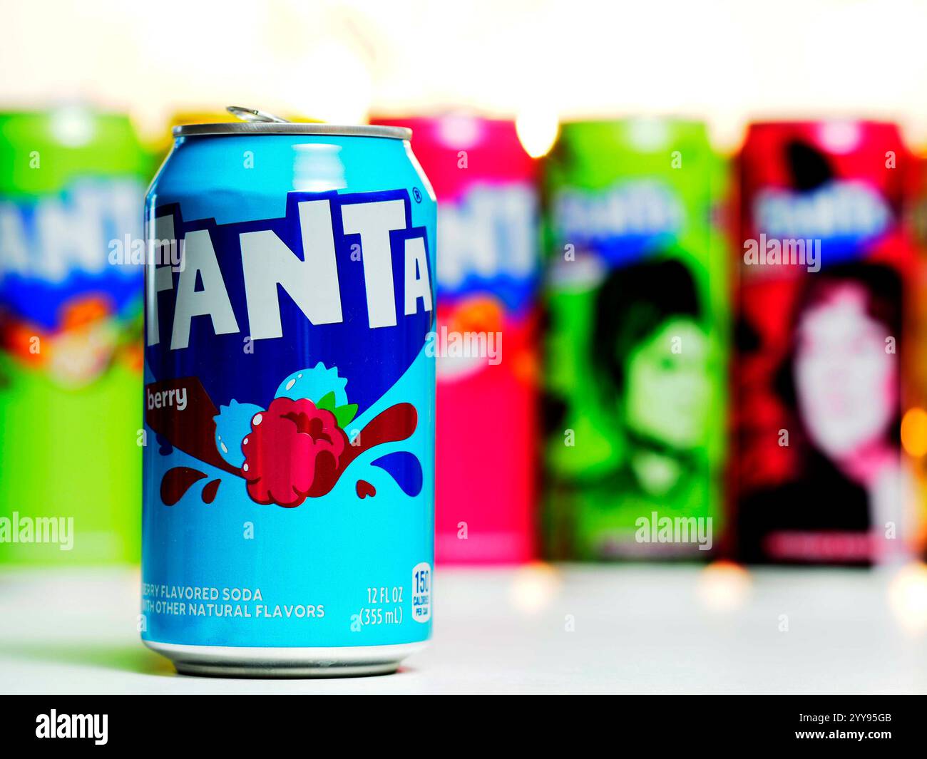 Baviera, Germania - 20 dicembre 2024: In questa foto illustrazione, lattina di Fanta al gusto di lampone. Foto Stock