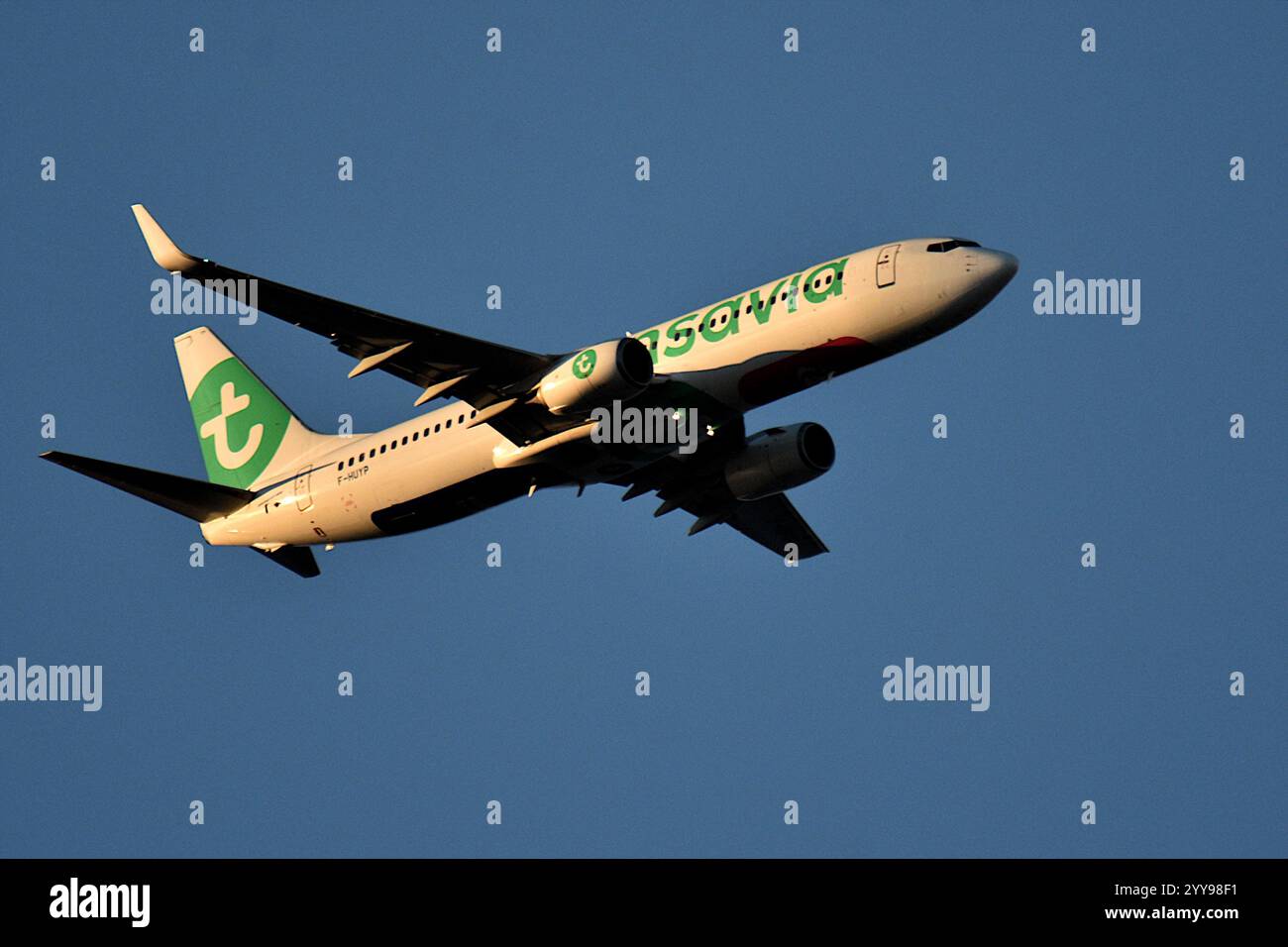 Vista di un aereo Transavia Airlines in arrivo all'aeroporto di Marsiglia Provenza. (Foto di Gerard bottino / SOPA Images/Sipa USA) Foto Stock