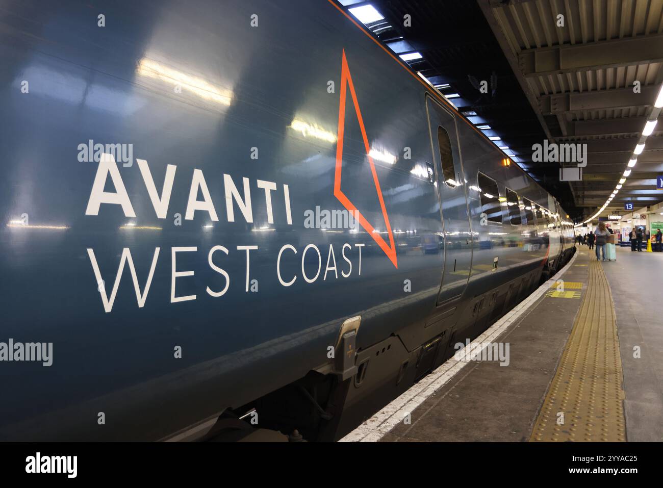 Avanti West Coast train, alla stazione di Euston, Regno Unito Foto Stock