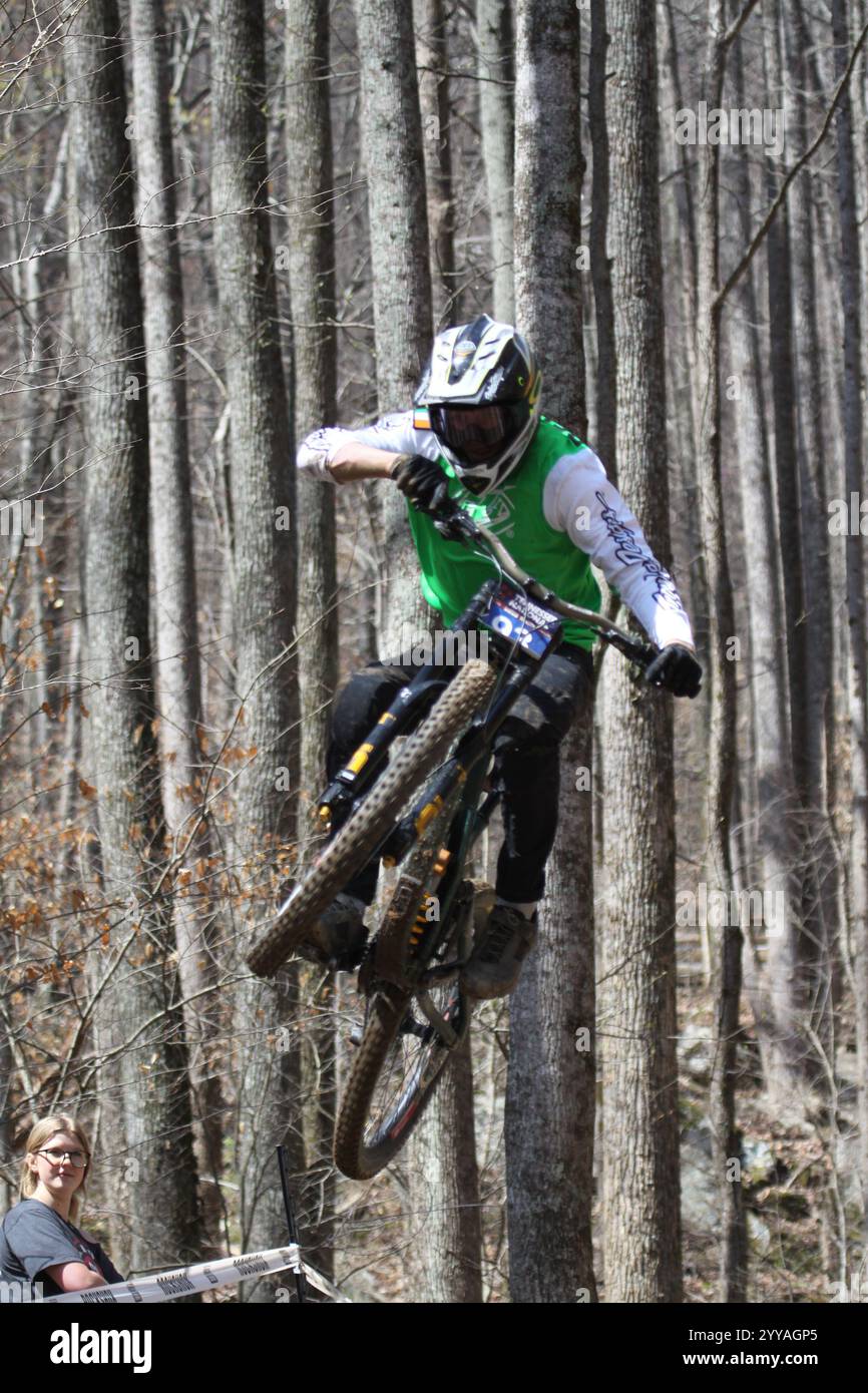 Tennessee National Windrock Downhill 2024 a Oliver Springs, Tennessee, USA sponsorizzato da RedBull Foto Stock