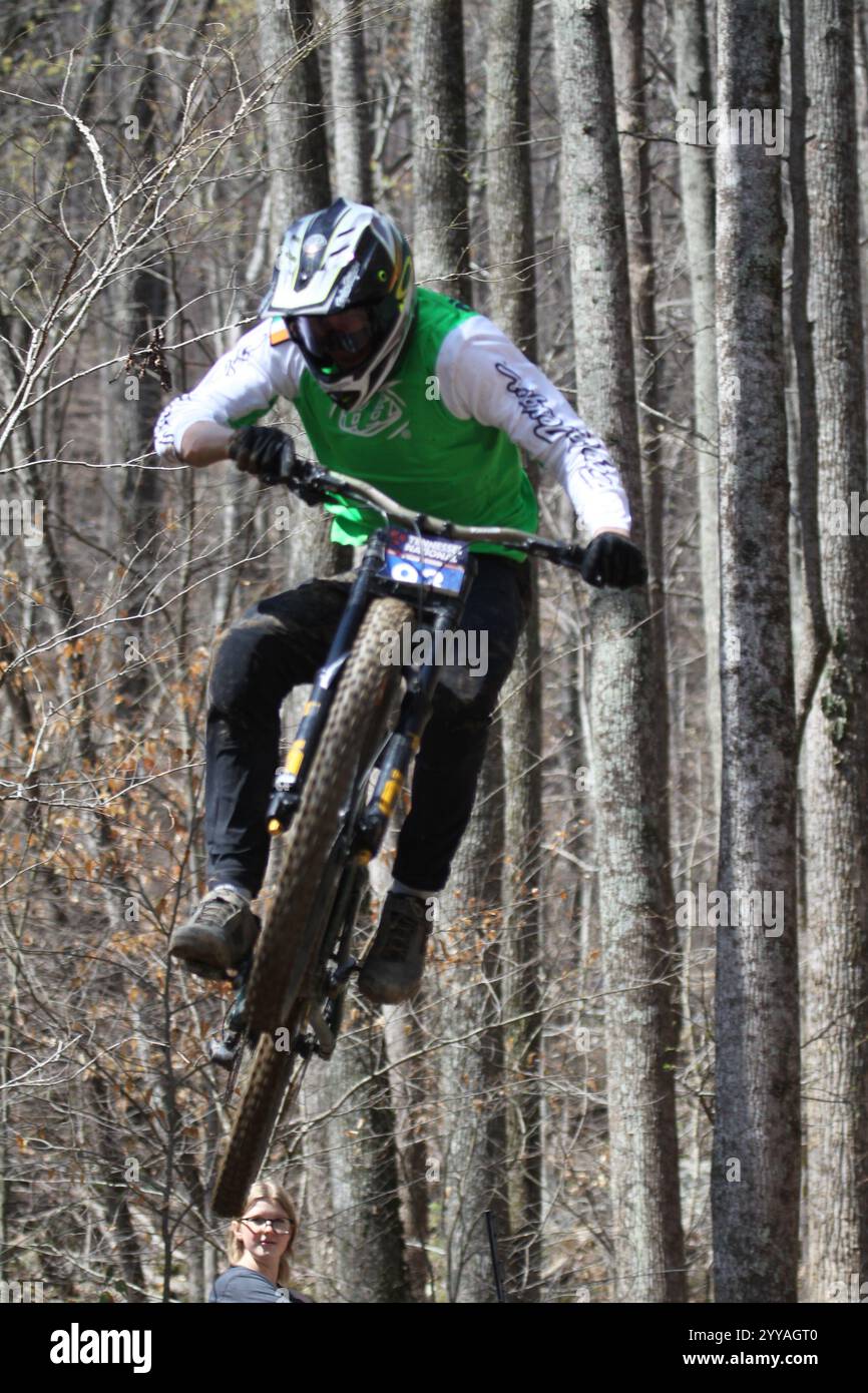 Tennessee National Windrock Downhill 2024 a Oliver Springs, Tennessee, USA sponsorizzato da RedBull Foto Stock