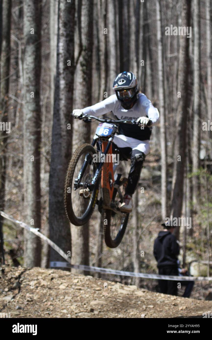 Tennessee National Windrock Downhill 2024 a Oliver Springs, Tennessee, USA sponsorizzato da RedBull Foto Stock