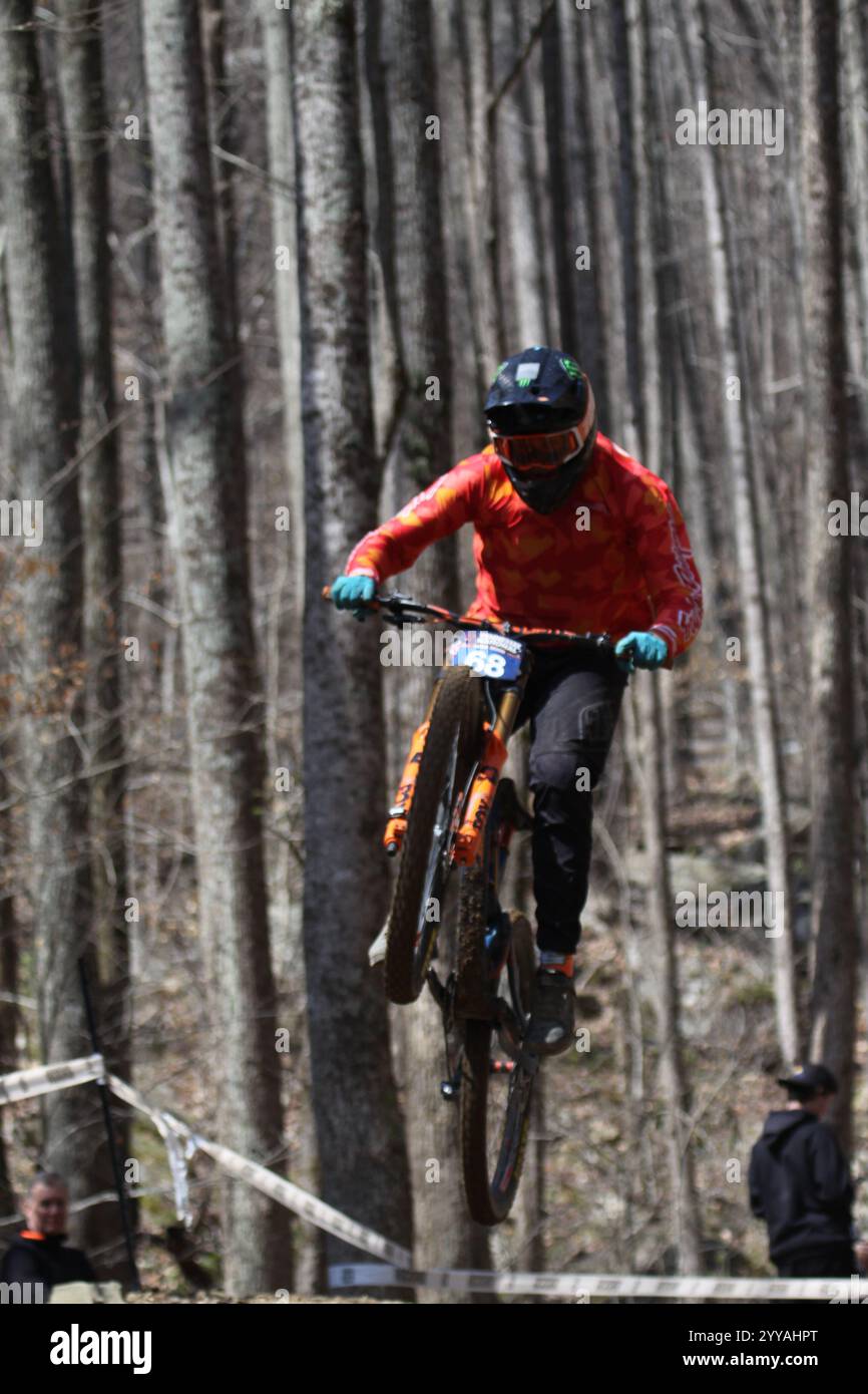 Tennessee National Windrock Downhill 2024 a Oliver Springs, Tennessee, USA sponsorizzato da RedBull Foto Stock