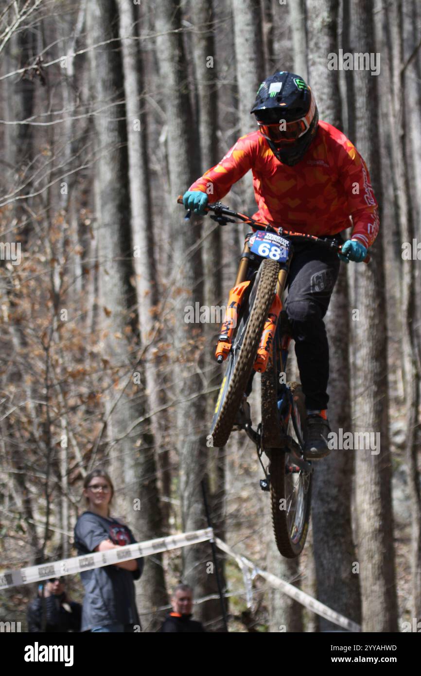 Tennessee National Windrock Downhill 2024 a Oliver Springs, Tennessee, USA sponsorizzato da RedBull Foto Stock