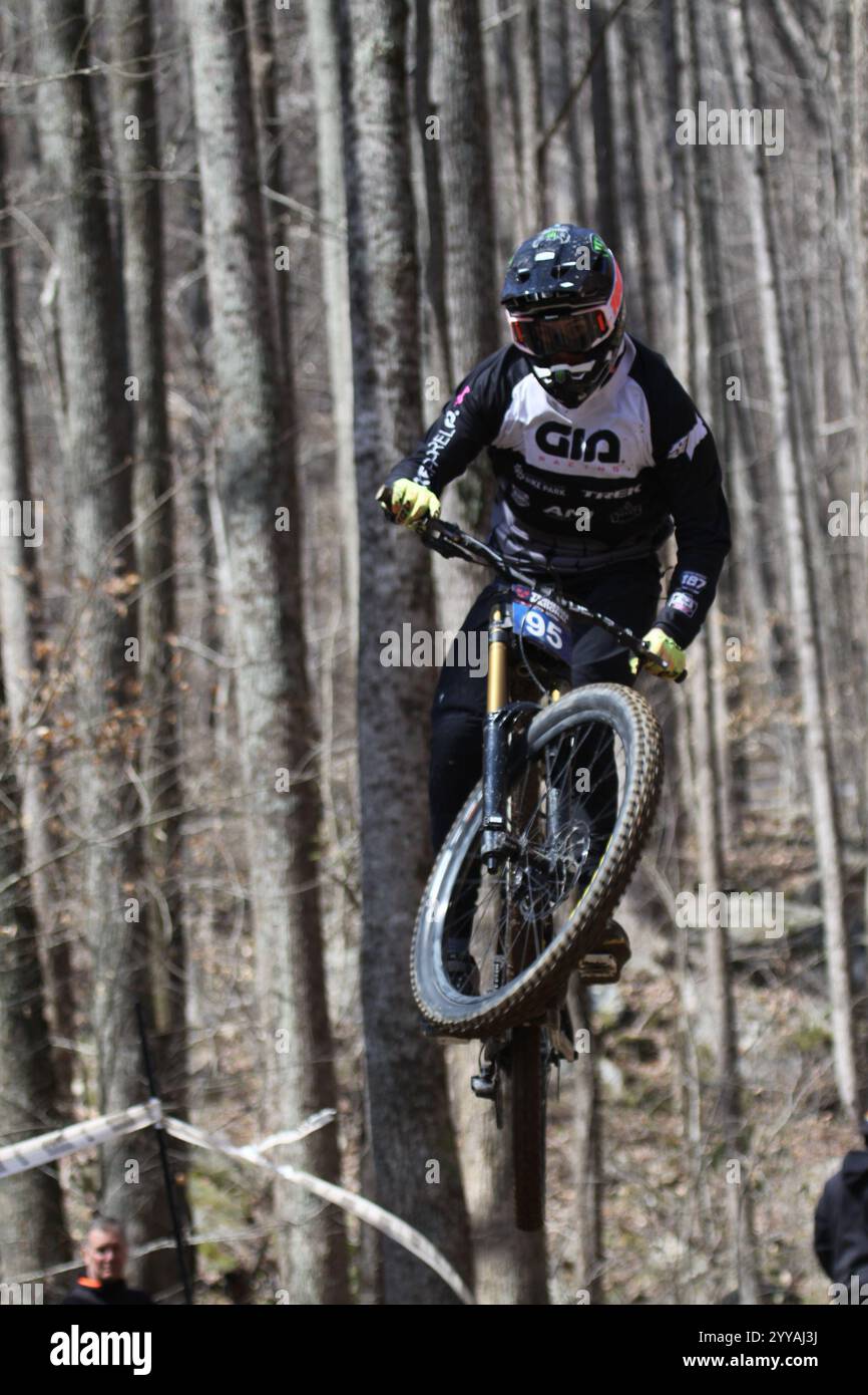 Tennessee National Windrock Downhill 2024 a Oliver Springs, Tennessee, USA sponsorizzato da RedBull Foto Stock