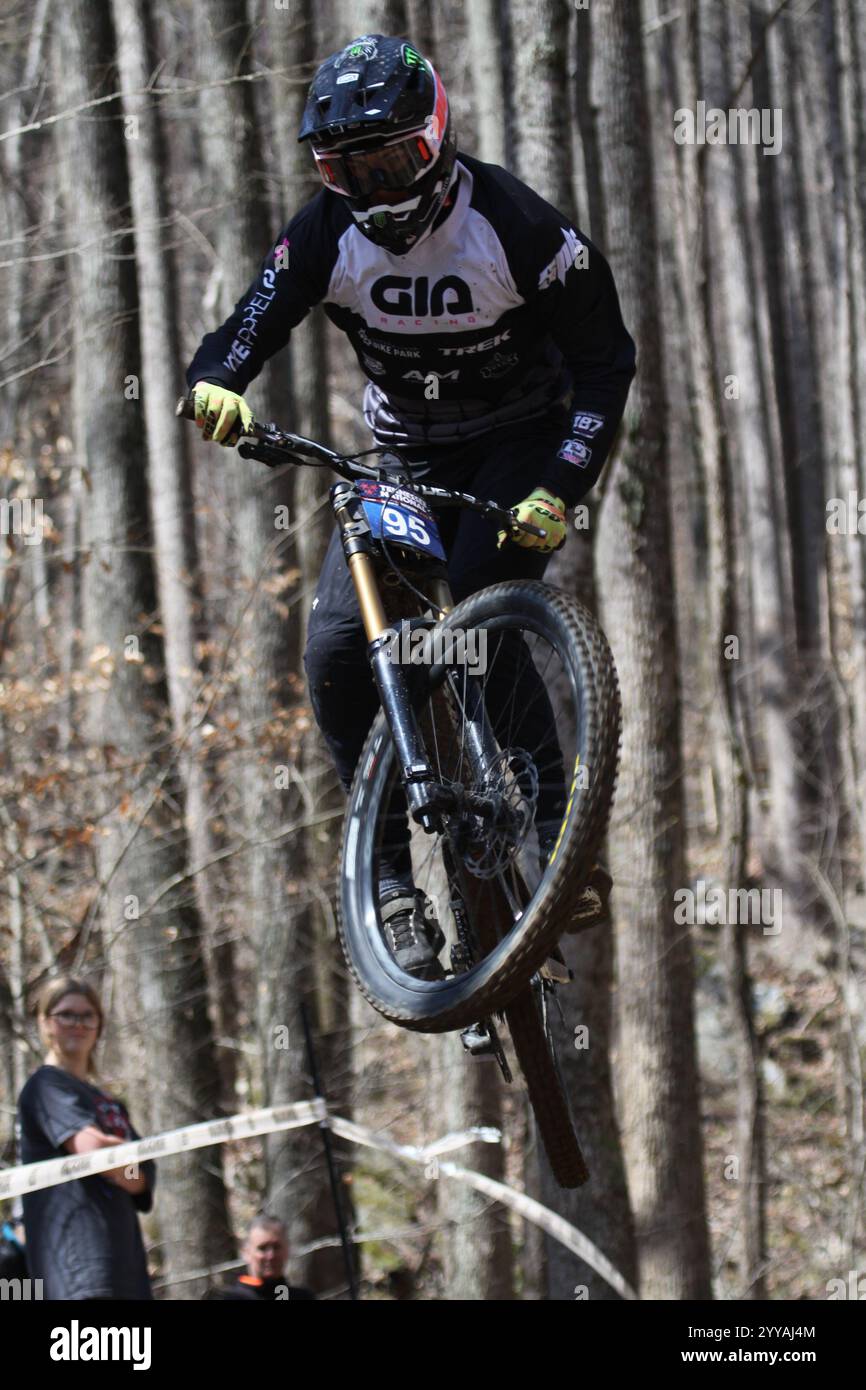 Tennessee National Windrock Downhill 2024 a Oliver Springs, Tennessee, USA sponsorizzato da RedBull Foto Stock