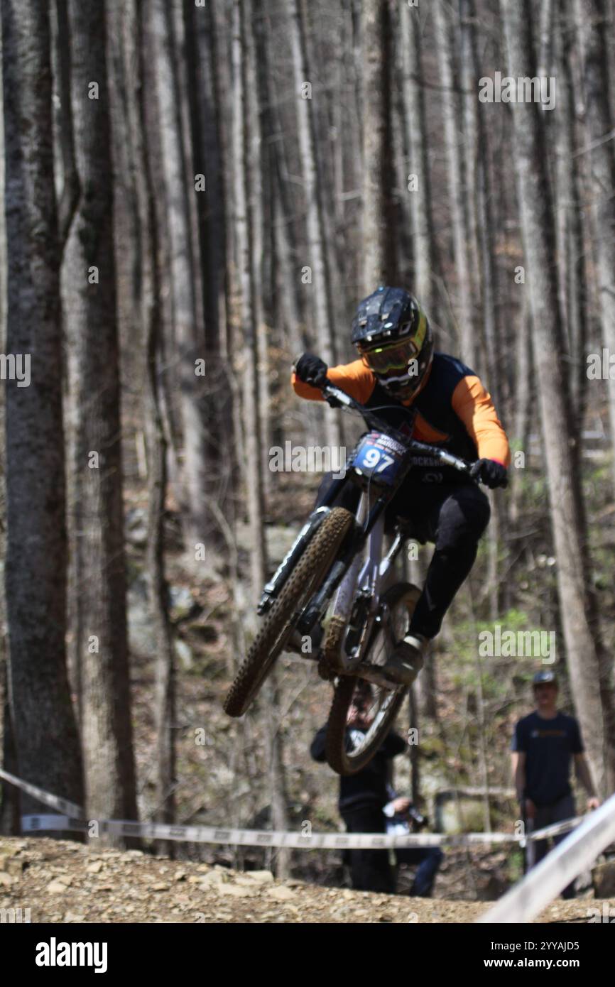 Tennessee National Windrock Downhill 2024 a Oliver Springs, Tennessee, USA sponsorizzato da RedBull Foto Stock