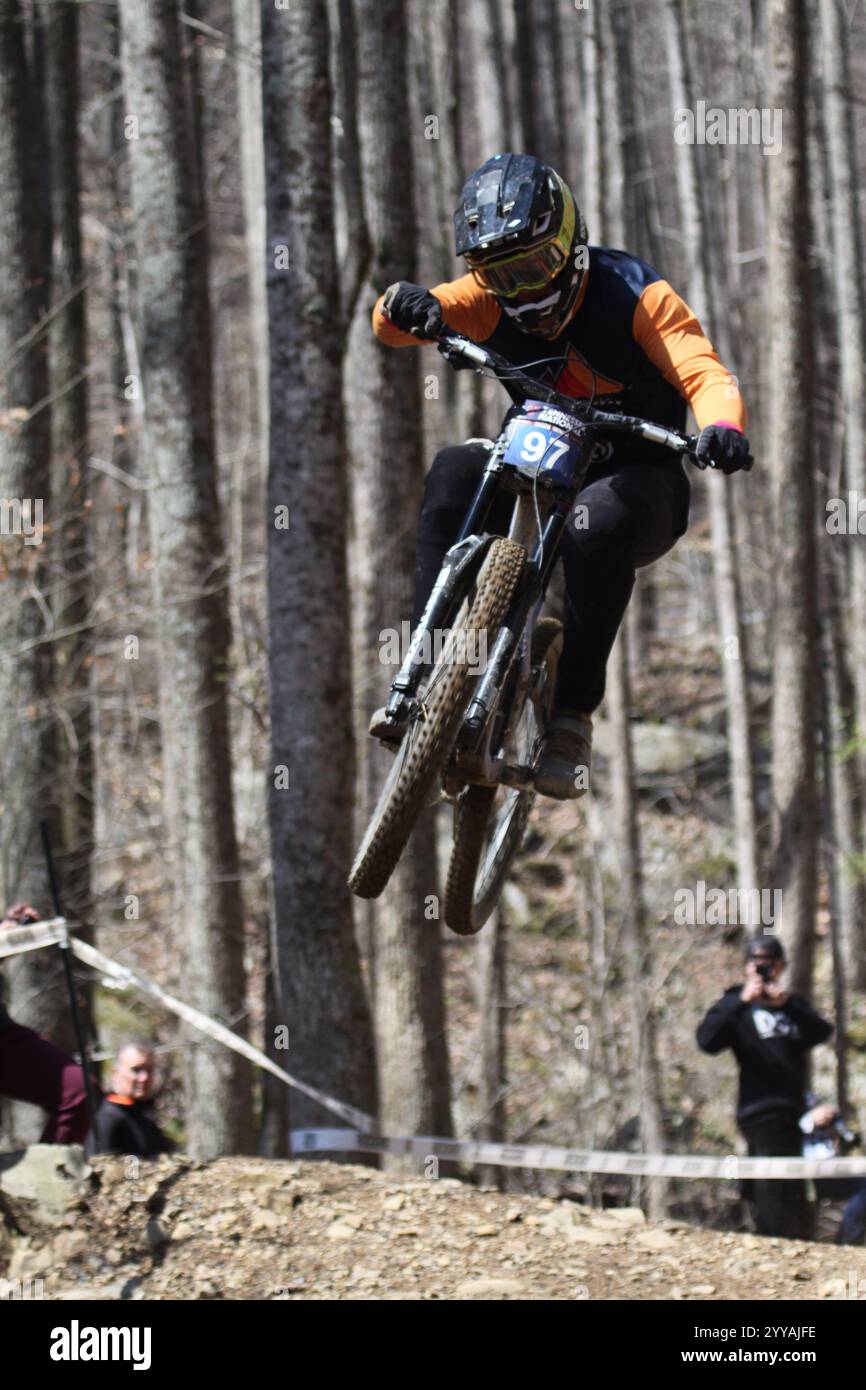 Tennessee National Windrock Downhill 2024 a Oliver Springs, Tennessee, USA sponsorizzato da RedBull Foto Stock