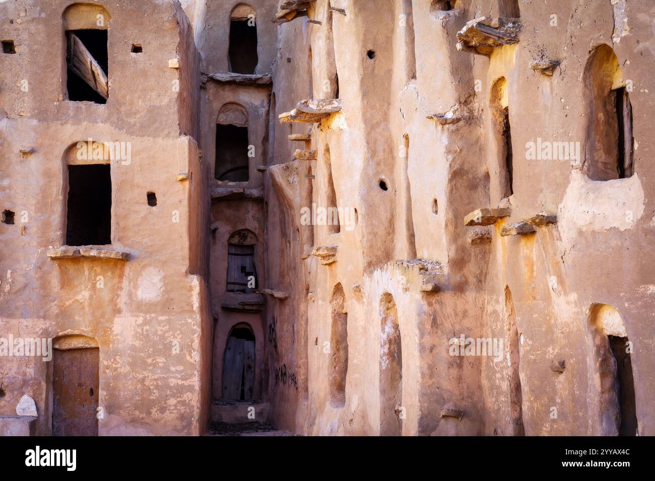 Città storica nel deserto tunisino Foto Stock
