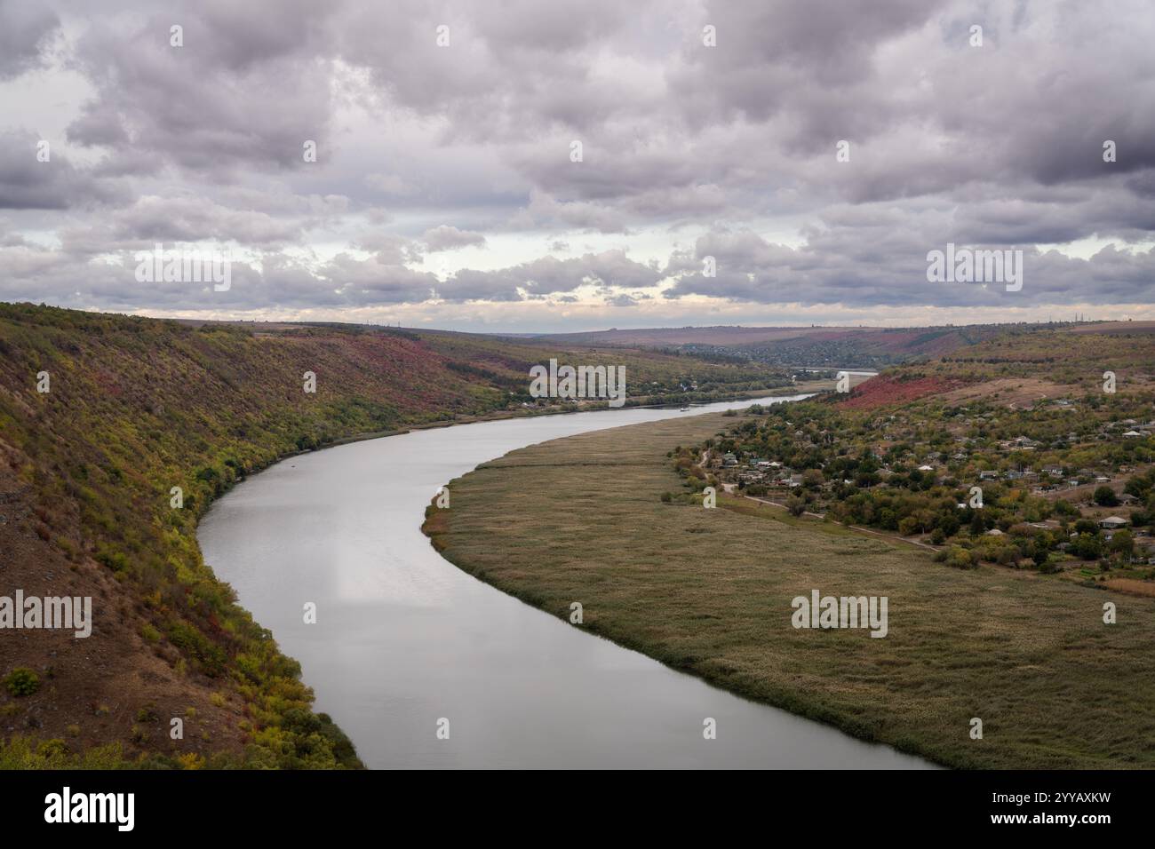 Fiume di confine della Moldavia e della Transnistria Foto Stock