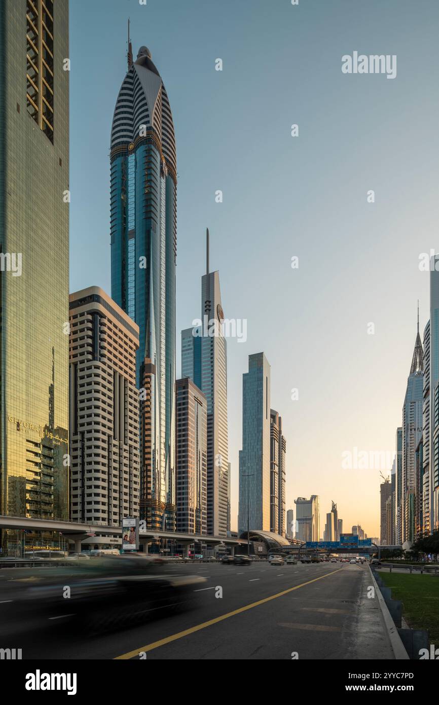 Sheikh Zayed Road, Downtown, Dubai, Emirati Arabi Uniti Foto Stock