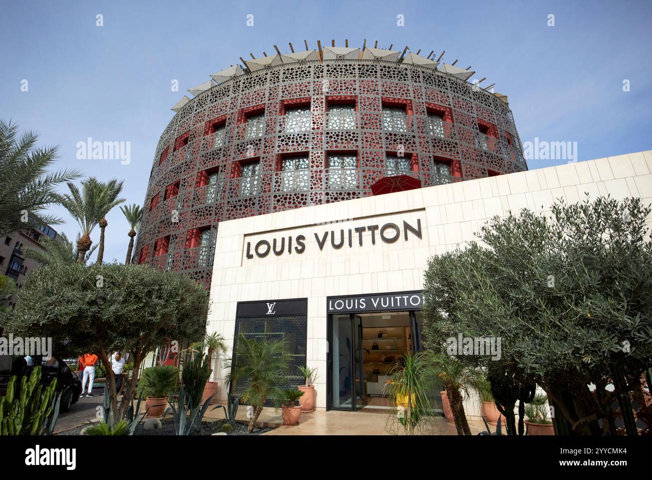 hotel nobu e negozio louis vuitton nell'esclusivo quartiere di l'hivernage a marrakech, marocco Foto Stock