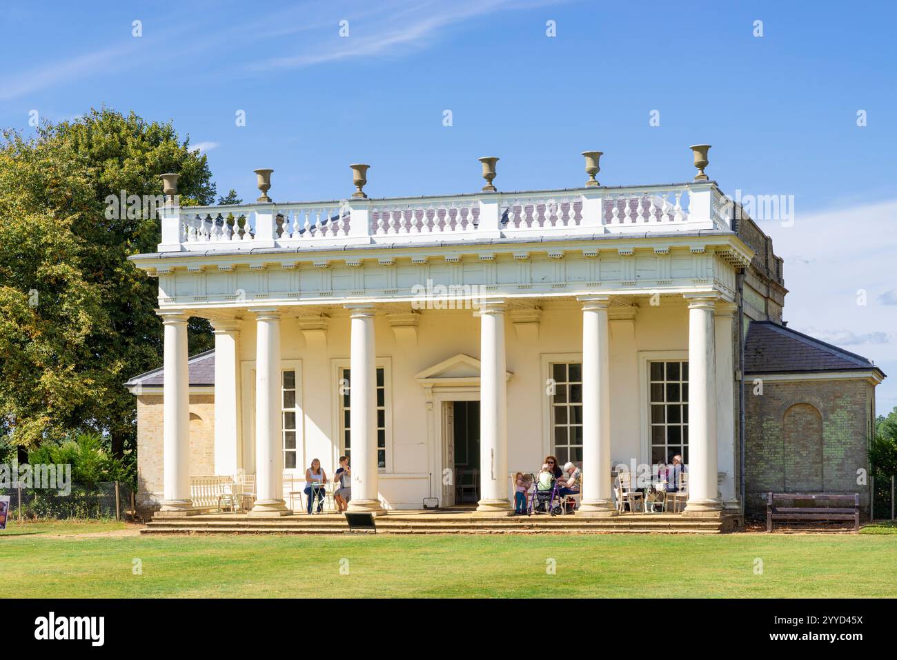 Wrest Park Bedfordshire la Bowling Green House del XVIII secolo, un padiglione di bowling nei giardini di Wrest Park Silsoe Bedfordshire Inghilterra Regno Unito Europa Foto Stock