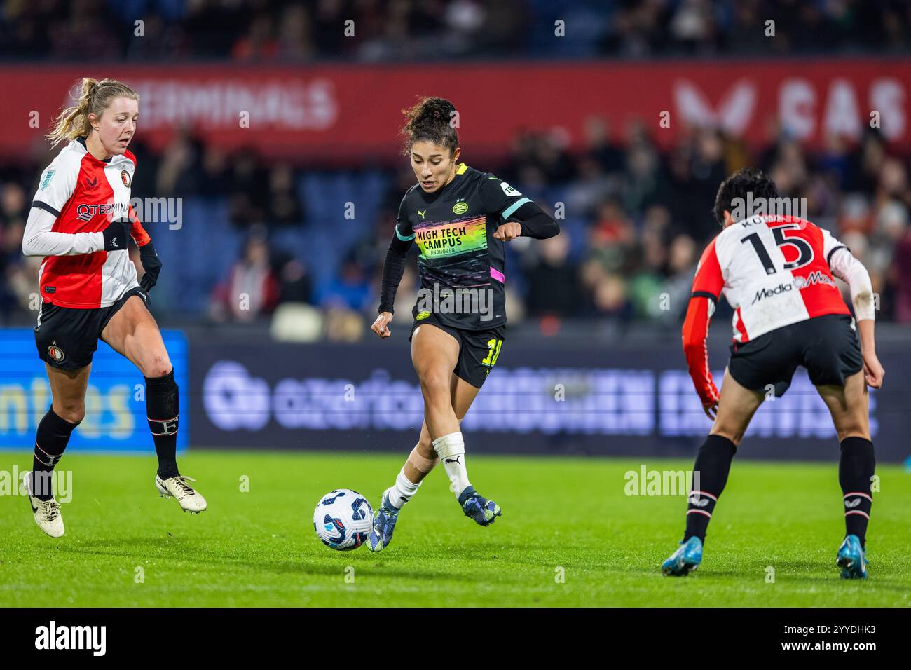 ROTTERDAM, 21-12-2024, Stadium De Kuip, stagione 2024/2025, Azerion Eredivisie Vrouwen olandese. Partita tra Feyenoord - PSV (donne). Giocatore PSV Chimera Ripa (punteggio finale 1-4). Crediti: Pro Shots/Alamy Live News Foto Stock