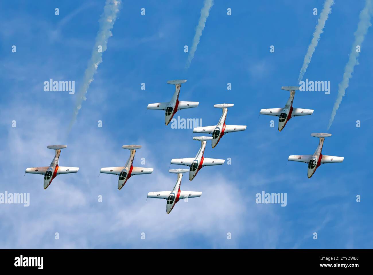 Lo squadrone dimostrativo della Royal Canadian Air Force (RCAF), gli Snowbirds durante una sessione di prove a Londra, Ontario, Canada. Foto Stock