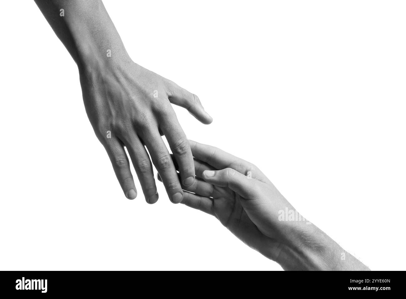 Uomo che dà una mano ad un amico su sfondo bianco, primo piano. Tonificato in bianco e nero Foto Stock