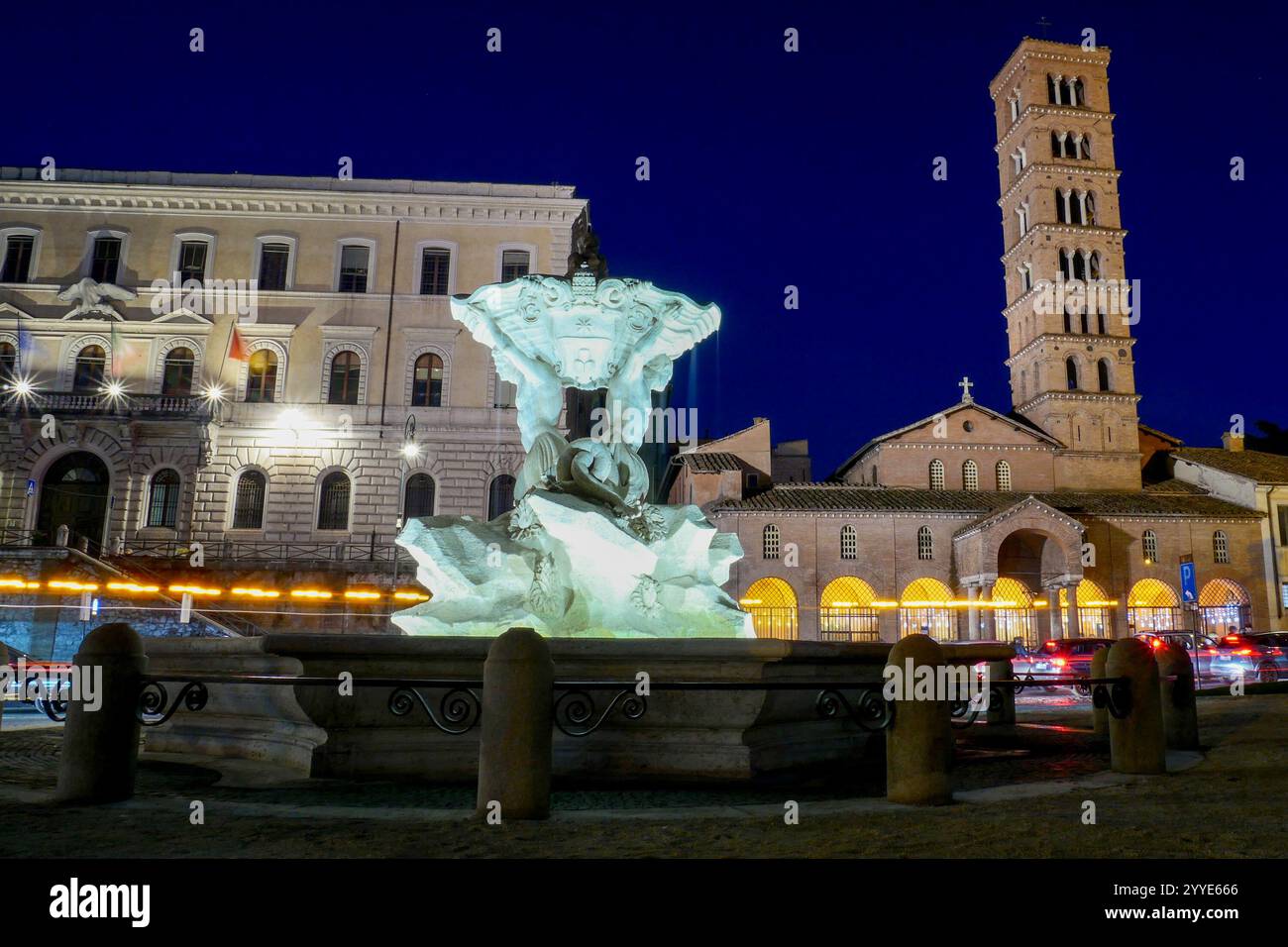 21/12/2024 Roma è stato riaperto il giardino di Piazza bocca della Verità, dopo un significativo intervento di riqualificazione del verde e restauro della Fontana dei Tritoni da parte della Soprintendenza Capitolina. All'evento inaugurale, con il Sindaco di Roma, Roberto Gualtieri, ha partecipato anche l'Assessore all'Agricoltura, all'ambiente e al ciclo dei rifiuti, Sabrina Alfonsi. L'intervento, completato con le risorse del PNRR, comprendeva il restauro della Fontana dei Tritoni, costruita tra il 1717 e il 1719, per ordine di Papa Clemente XI Albani (1700-1721). PS: La foto può essere utilizzata in conformità Foto Stock