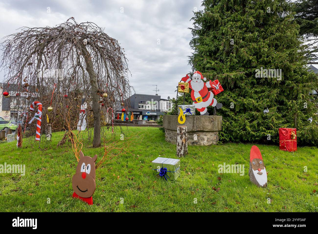 C) Denis TRASFI / MAXPPP - à Sainte Geneviève des Bois en Essonne (91), Francia, décoration et lighting de Noël Foto Stock