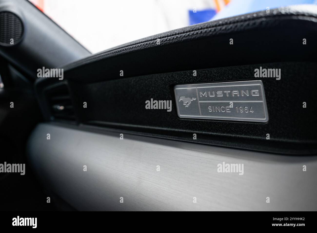 S550 Ford Mustang "Since 1964" Dashboard Badge Foto Stock