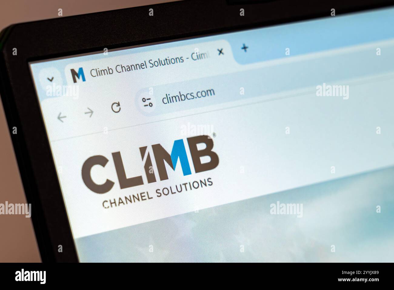 New York, USA - 21 dicembre 2024: Homepage del sito Web Climb Channel Solutions visualizzata sullo schermo del laptop con il logo. Distributore IT che offre tecnologia Foto Stock