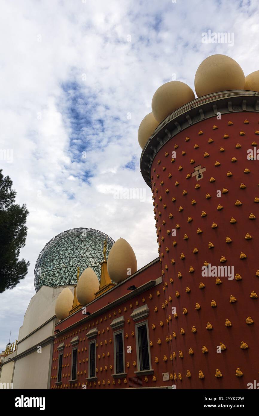 Torre Gorgot, conosciuta anche come Torre Galatea, Teatro-Museo Dali di Figueres, oggetto surrealista, architettura, luogo di interesse a Figueres, Costa Brav Foto Stock