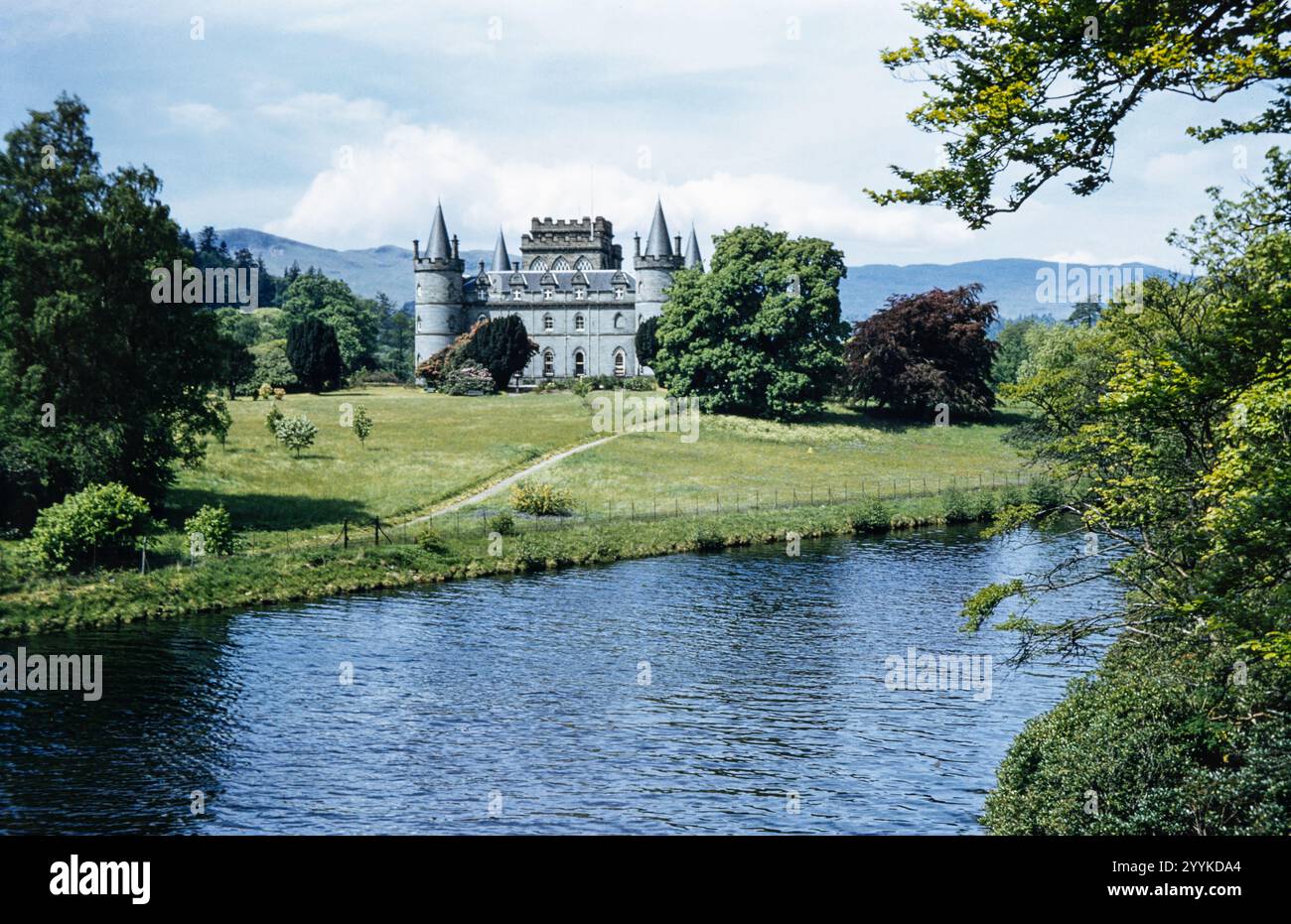 Foto storica di Inverary Castle, Argyll, Scozia, Regno Unito negli anni '1960 Foto Stock