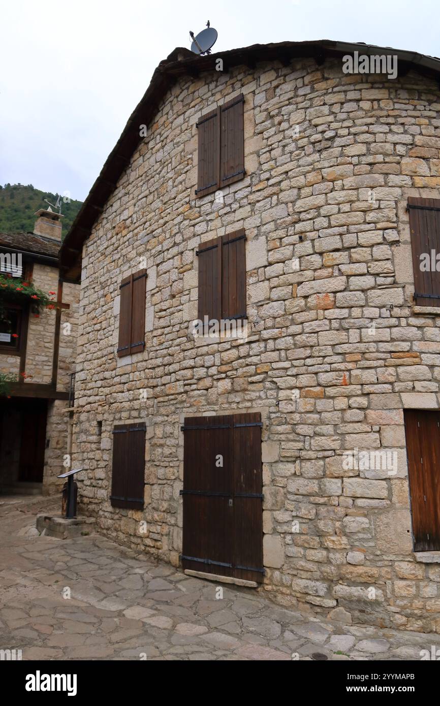 Le incantevoli strade del villaggio di Sainte-Enimie, Gorges du Tarn in Francia, in Europa Foto Stock