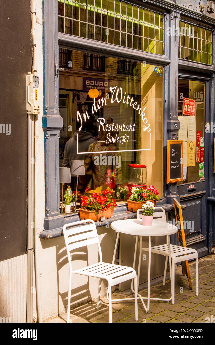 Caffetteria all'aperto, Bruges, Fiandre Occidentali, Belgio. Foto Stock