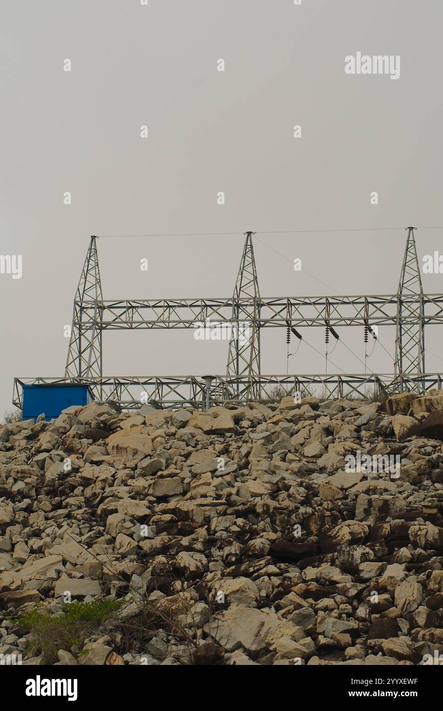 Solo per uso editoriale vista ampia 18 dicembre 2024. J. Strom Thurmond Lake Dam, nota anche come Clarks Hill Dam. Sottostazione situata sul fiume Savannah. L'aiuto della diga Foto Stock