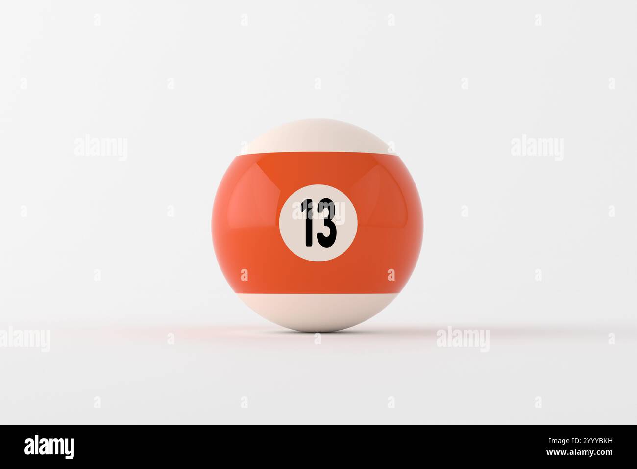 Striscia arancione numero tredici pallina da biliardo su sfondo bianco, che rappresenta il gioco del biliardo. Rendering 3D. Foto Stock