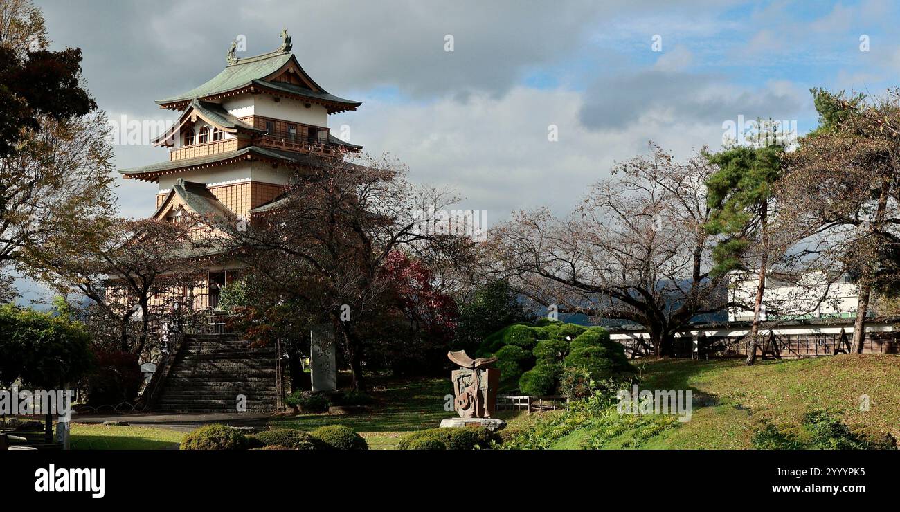 Castello giapponese nella città di Suwa Foto Stock