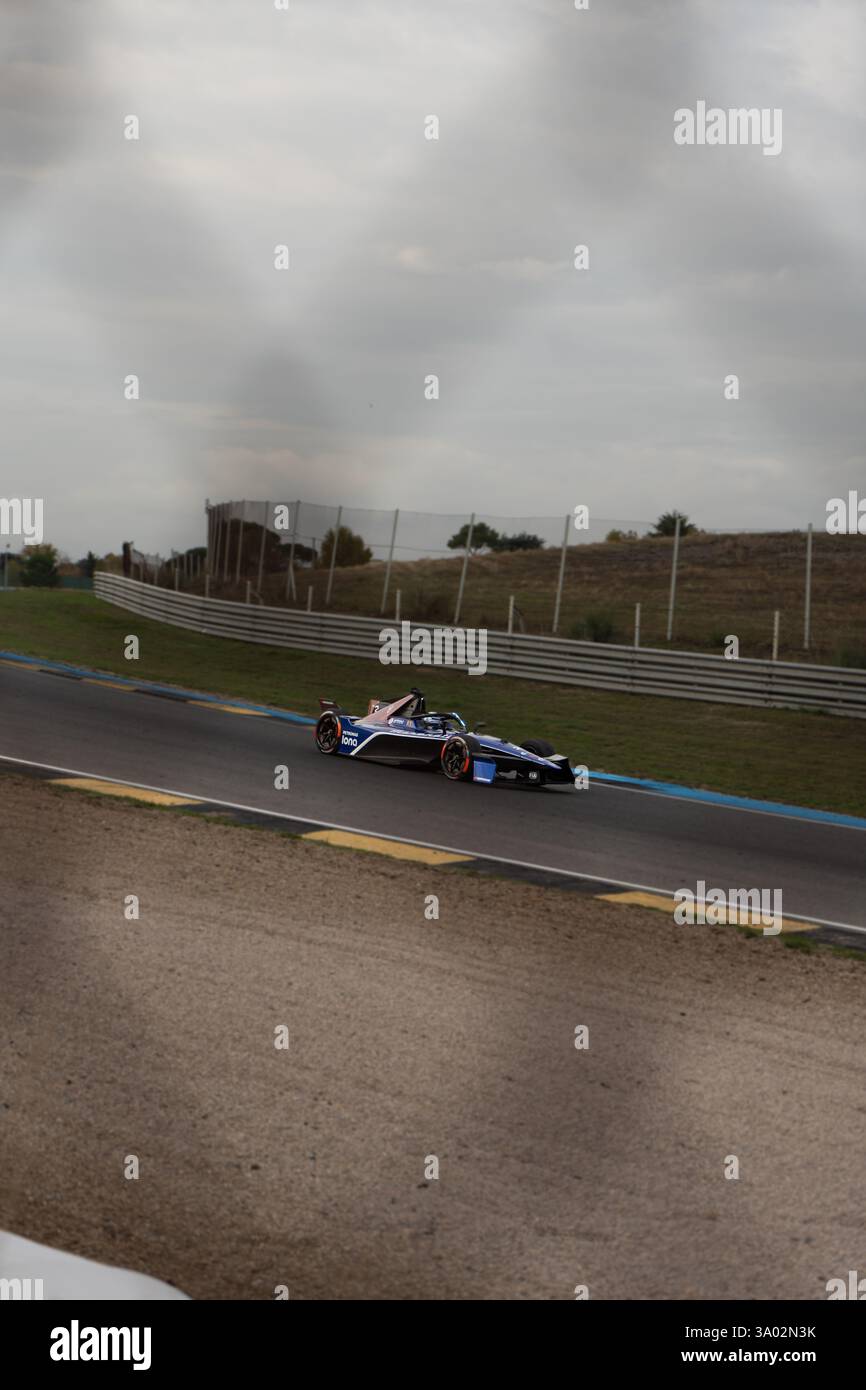 Stoffel Vandoorne del Belgio alla guida della Maserati MSG Racing (2) durante i test pre-stagionali al circuito del Jarama di Madrid, Spagna, il 5 novembre Foto Stock