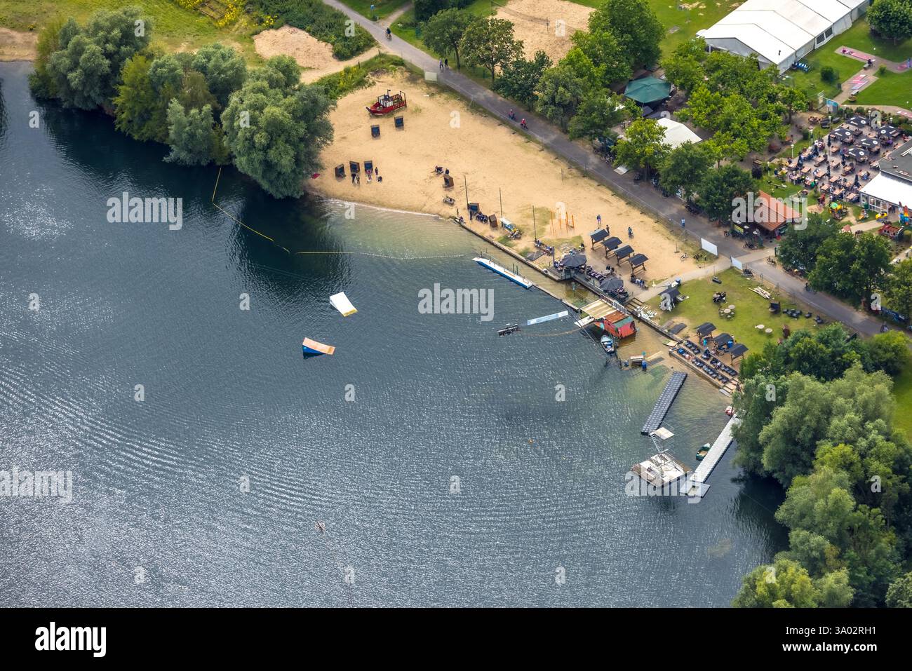 Vista aerea, Duisburg-West, Toeppersee, area ricreativa locale, spiaggia con sci d'acqua e strutture ricreative a Toeppersee, Rumeln-Kaldenhausen, Duisburg, Foto Stock