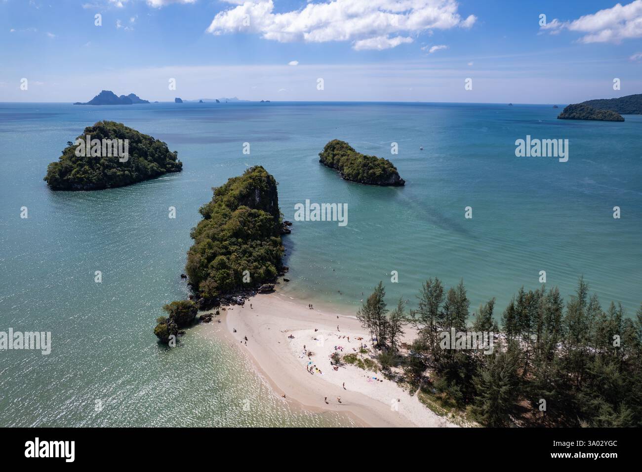 Spiaggia di Ao Nang in Thailandia, Krabi, foto con droni Foto Stock