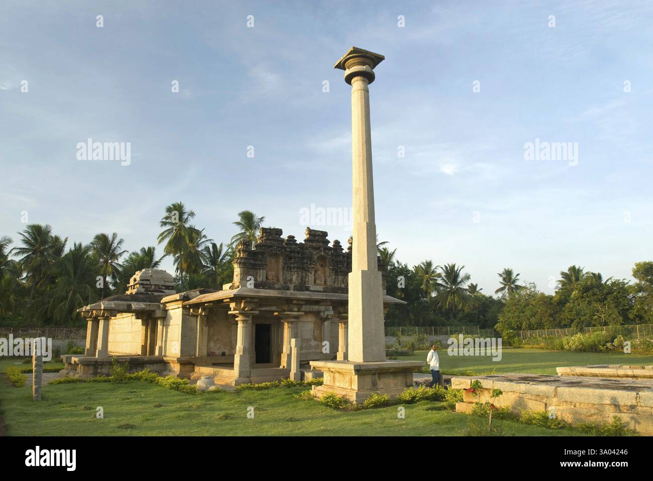 Tempio di Ganigitti Jaina nel 1368 d.C. a Hampi, Karnataka, India, Asia Foto Stock