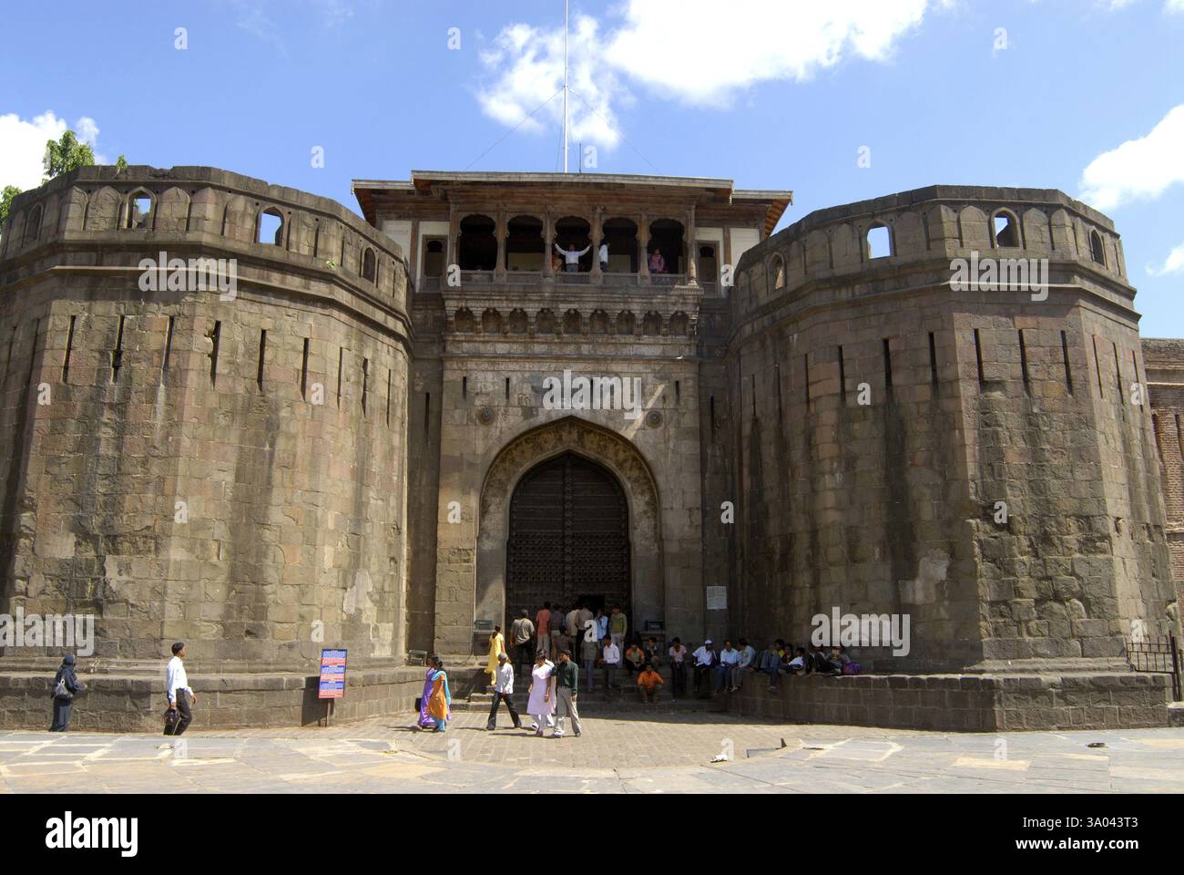 Delhi darwaja con massiccio bastione a shanwarwada shaniwarwada, Pune, Maharashtra, India, Asia Foto Stock