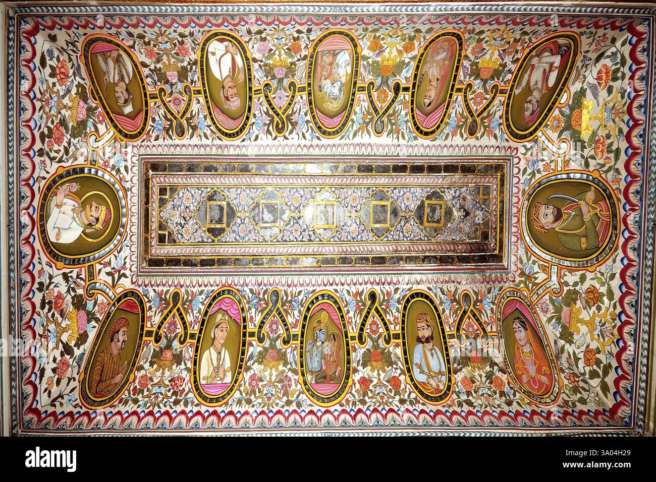 Dipinti di persona reale e divinità sul soffitto di haveli, Fatehpur, Shekhawati, Rajasthan, India, Asia Foto Stock