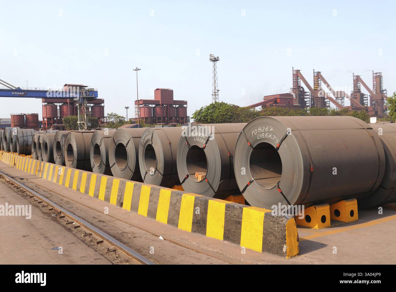 Prodotti finiti pronti per la spedizione in acciaieria, Essar Steel, Hajira Plant, Surat, Gujarat, India, Asia Foto Stock